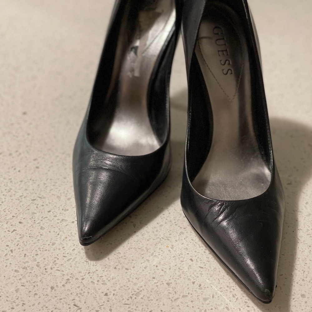 Leather pumps.